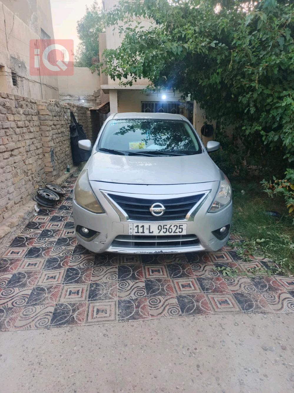 نيسان فيرسا